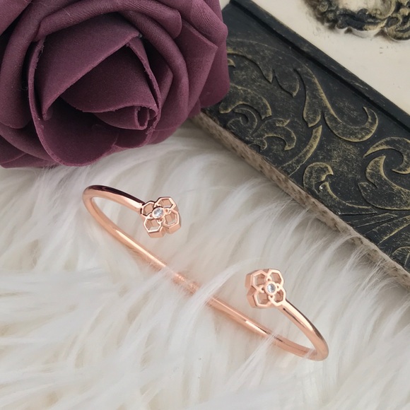 Kendra Scott Jewelry - KENDRA SCOTT • Rose Gold Rue Cuff Bracelet